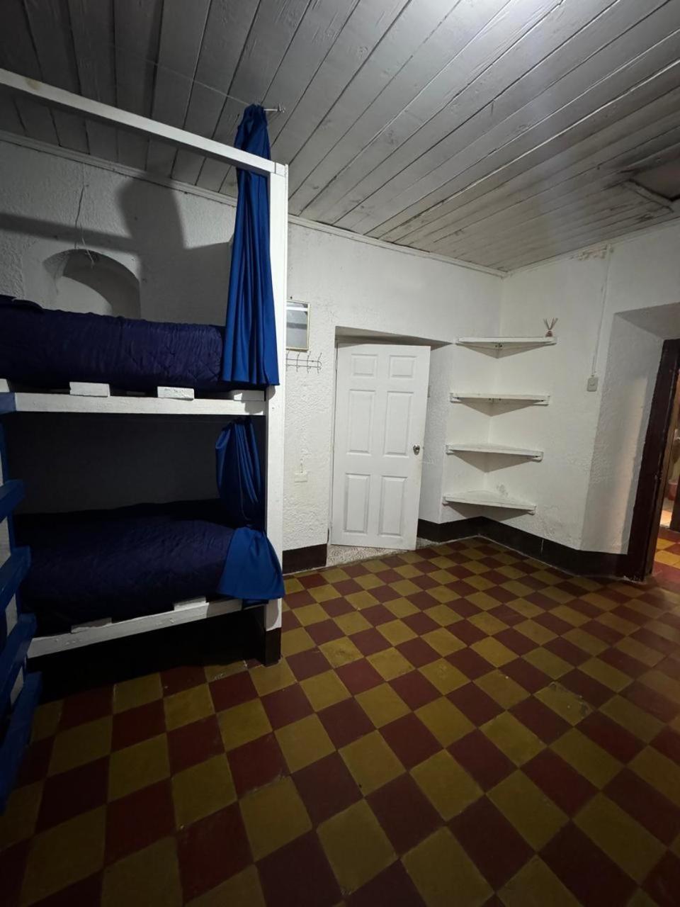 Kamazoztz Hostel And Travel Antigua Exteriér fotografie
